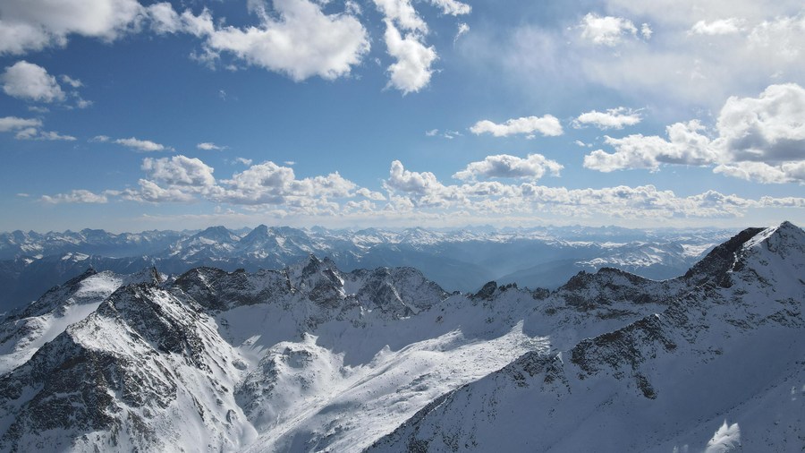 Aerial photo taken on Nov. 14, 2020 shows a view of the Dagu glacier scenic spot in Heishui County of Aba Tibetan and Qiang Autonomous Prefecture, southwest China's Sichuan Province..jpg